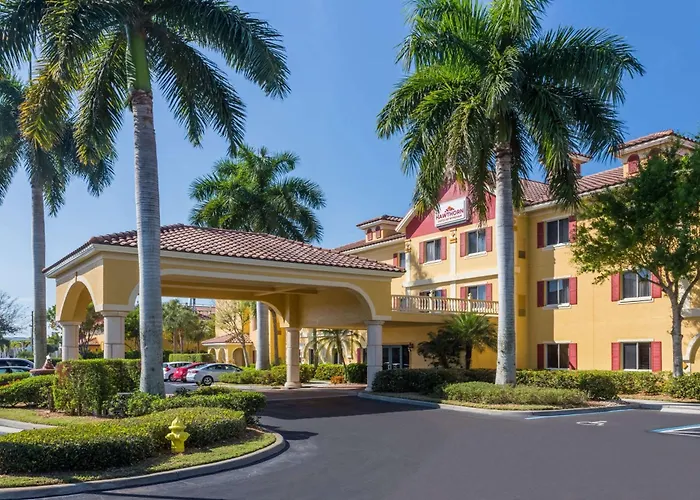 Hawthorn Extended Stay By Wyndham Naples